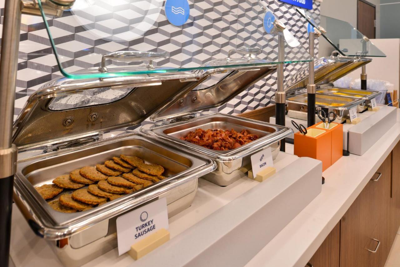 Holiday Inn Express & Suites - Toronto Airport South By Ihg エクステリア 写真