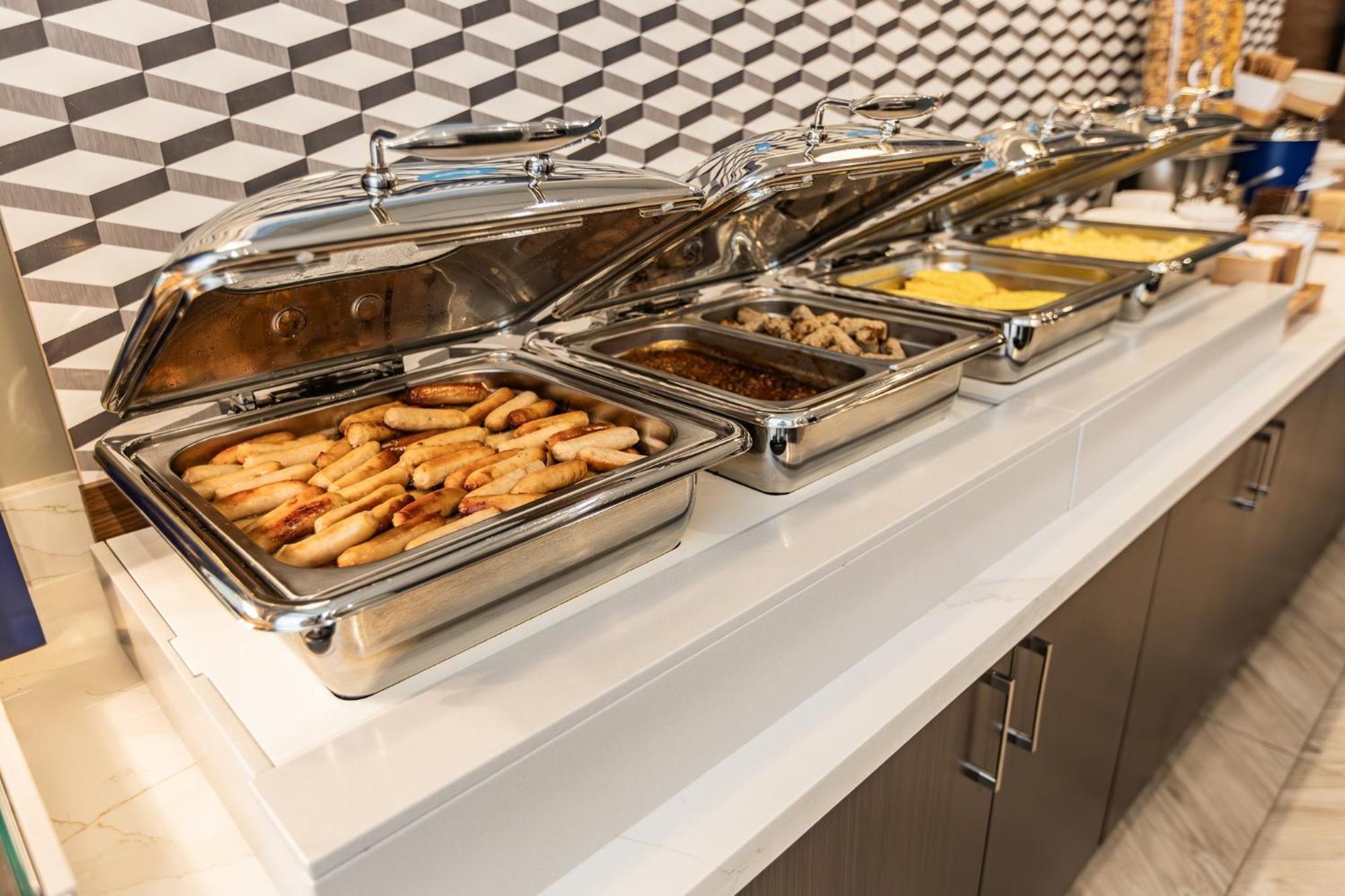 Holiday Inn Express & Suites - Toronto Airport South By Ihg エクステリア 写真