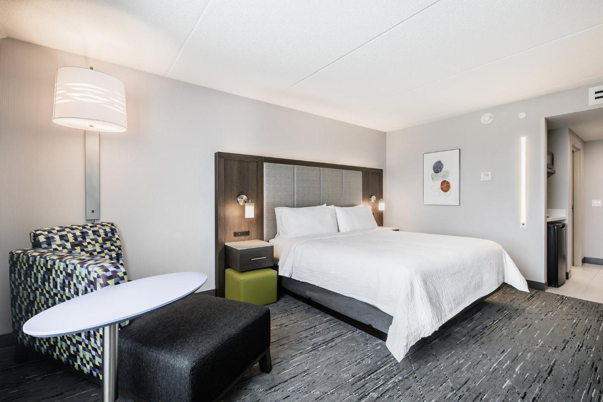 Holiday Inn Express & Suites - Toronto Airport South By Ihg エクステリア 写真