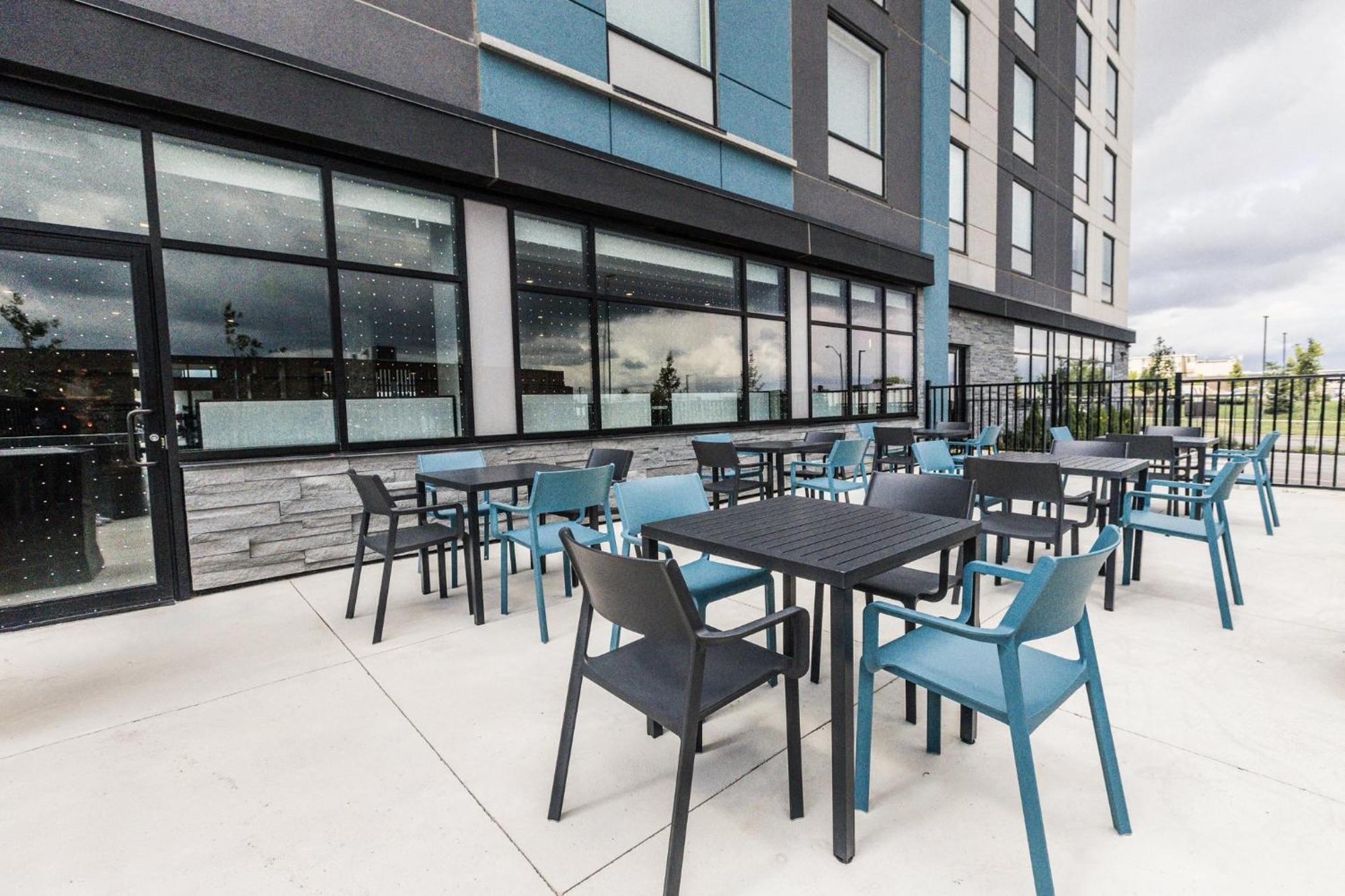 Holiday Inn Express & Suites - Toronto Airport South By Ihg エクステリア 写真
