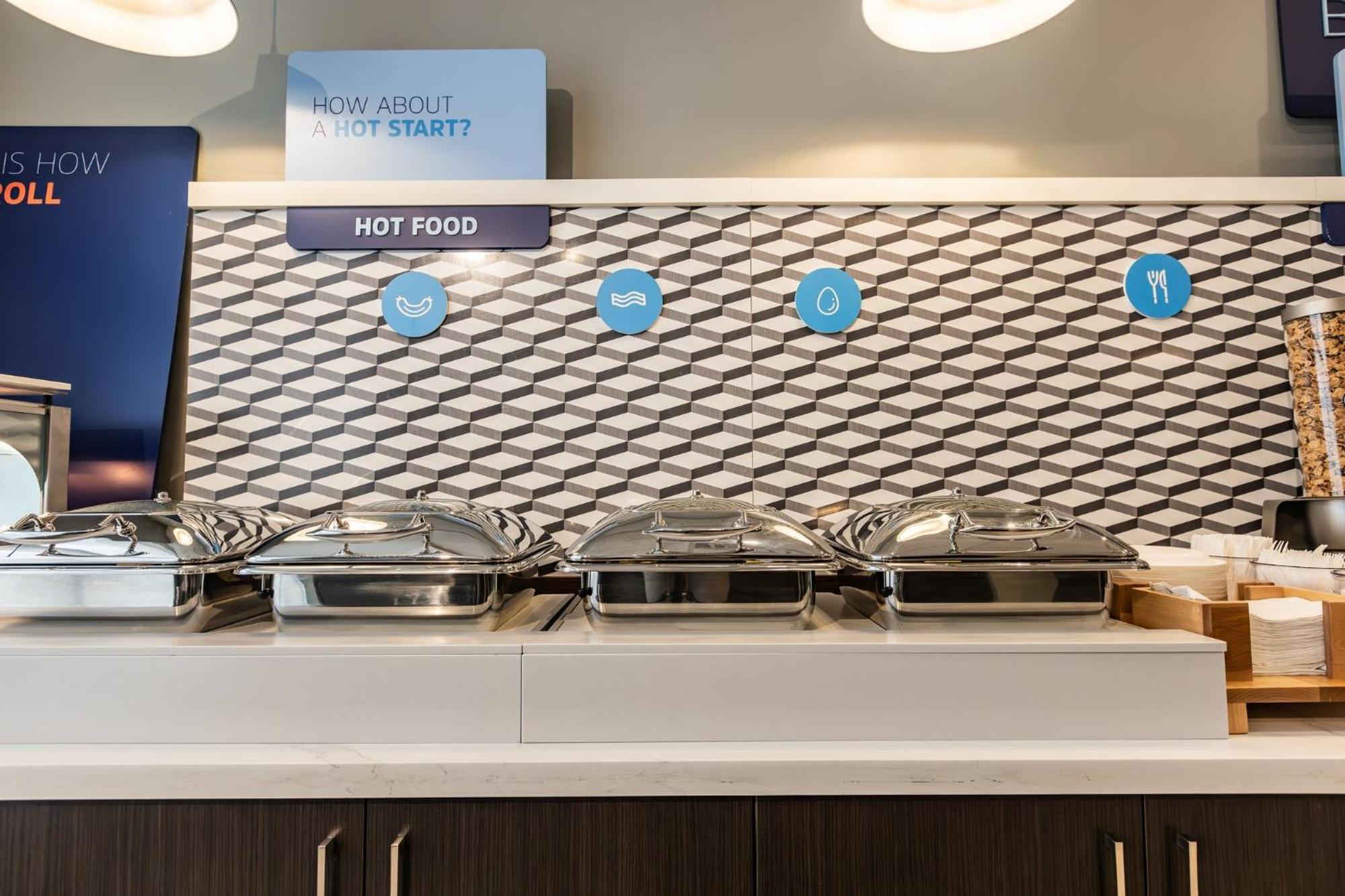 Holiday Inn Express & Suites - Toronto Airport South By Ihg エクステリア 写真