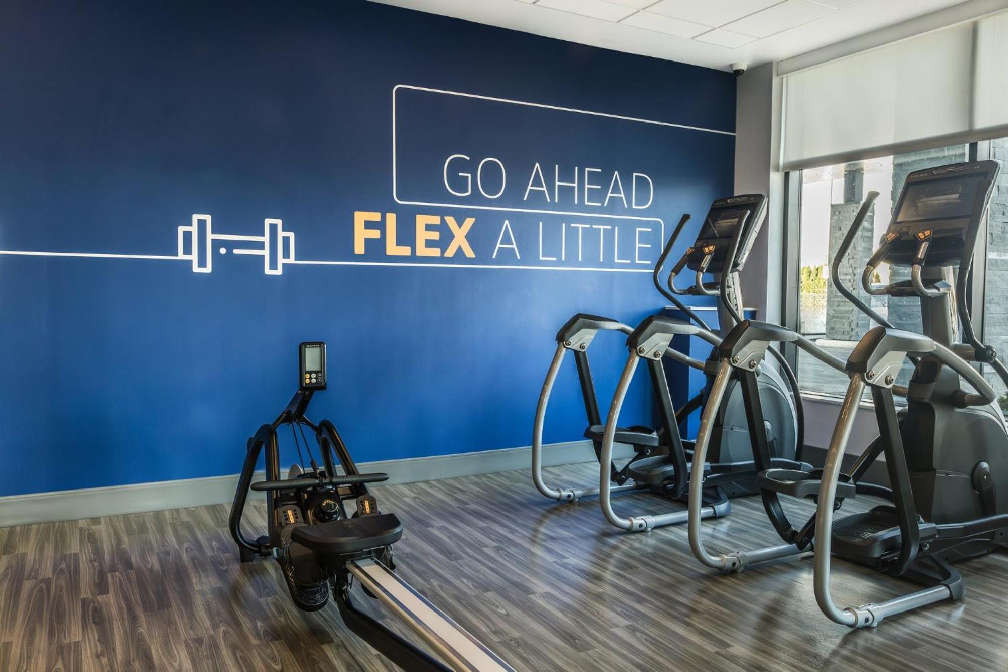 Holiday Inn Express & Suites - Toronto Airport South By Ihg エクステリア 写真