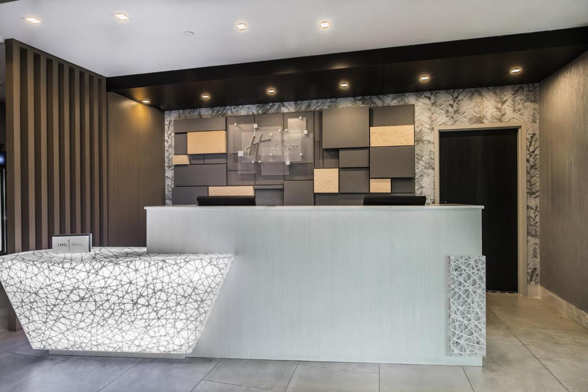 Holiday Inn Express & Suites - Toronto Airport South By Ihg エクステリア 写真