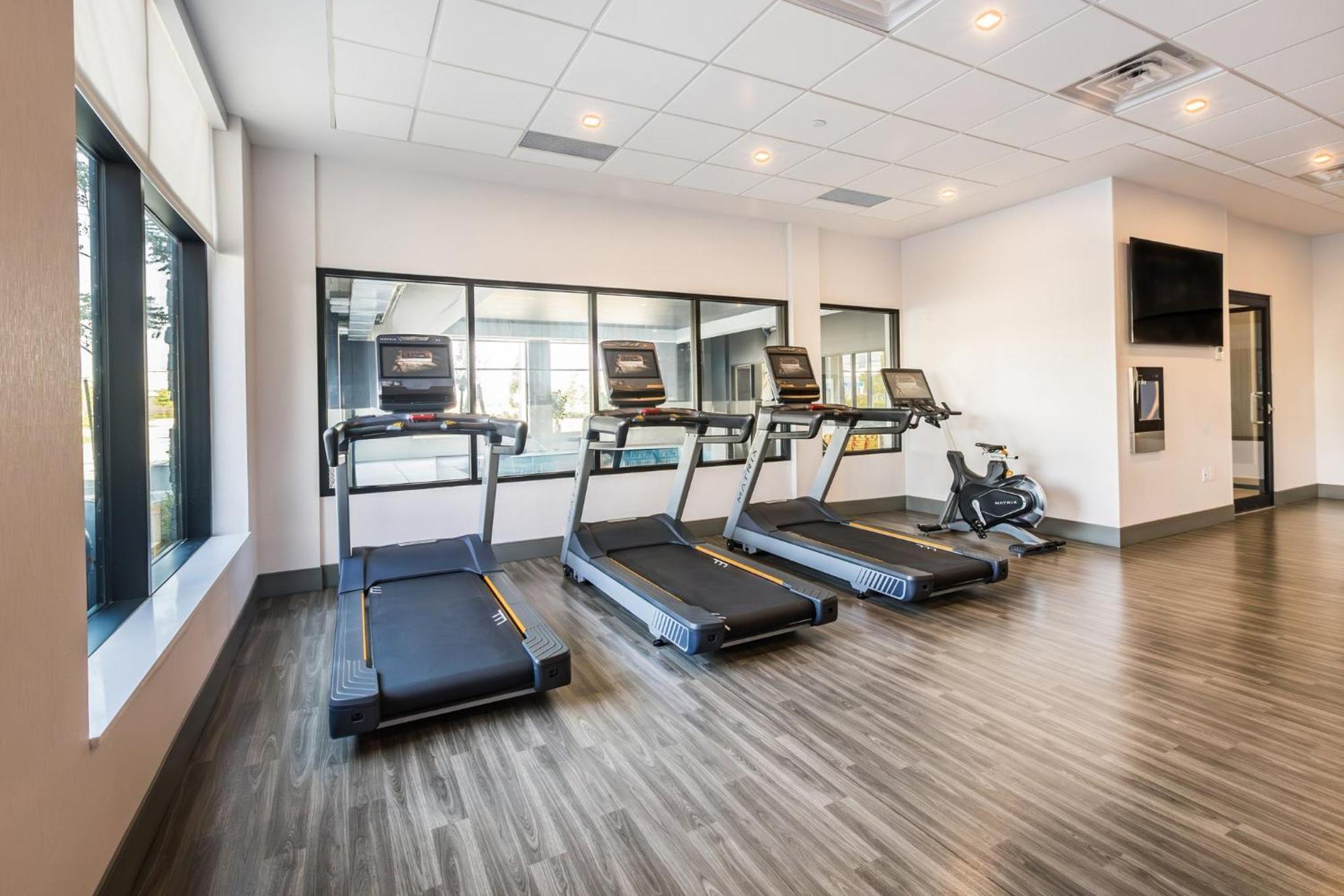 Holiday Inn Express & Suites - Toronto Airport South By Ihg エクステリア 写真