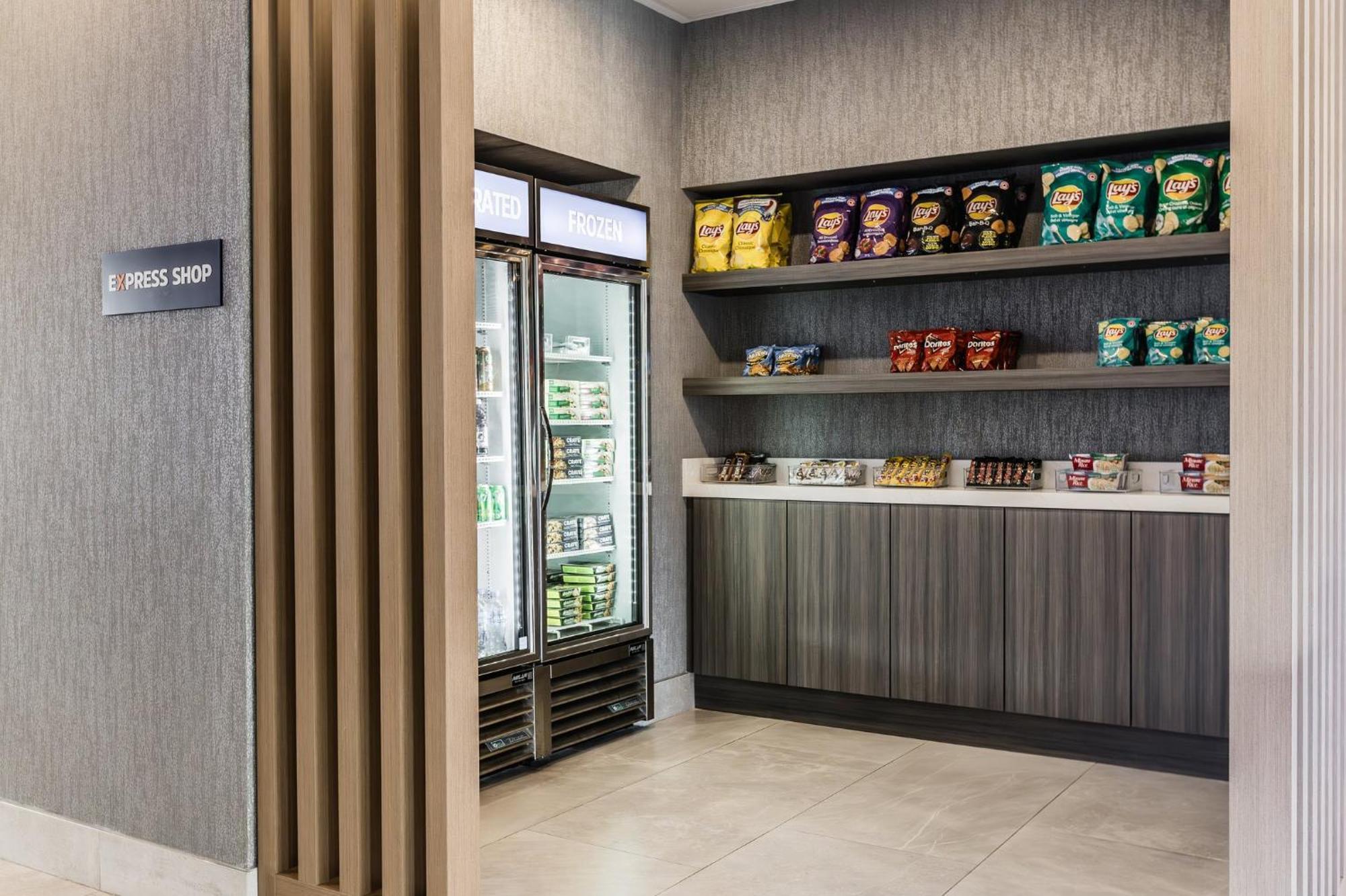 Holiday Inn Express & Suites - Toronto Airport South By Ihg エクステリア 写真