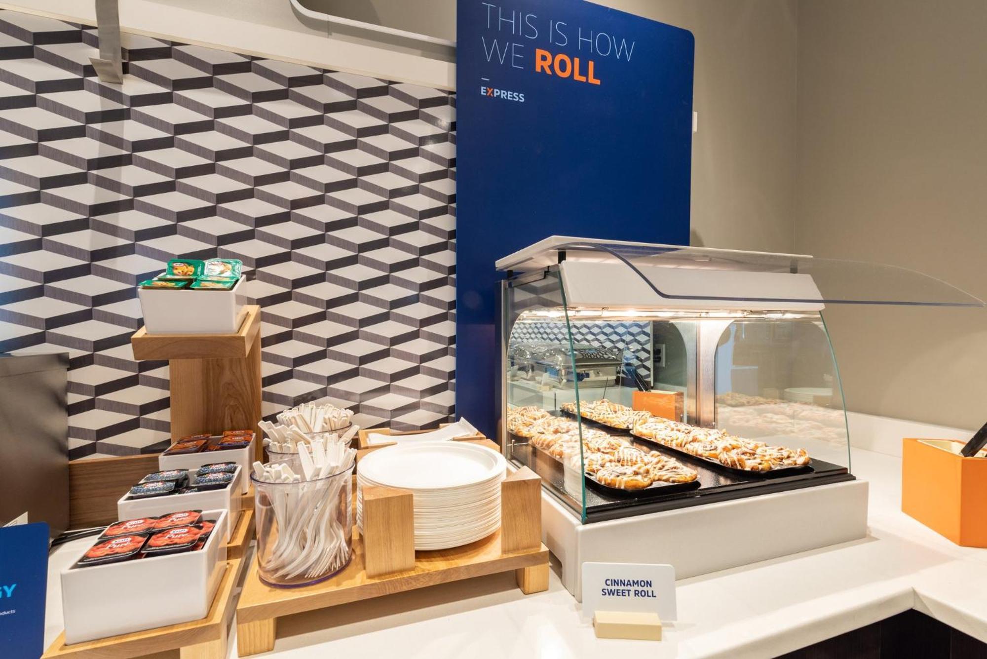 Holiday Inn Express & Suites - Toronto Airport South By Ihg エクステリア 写真