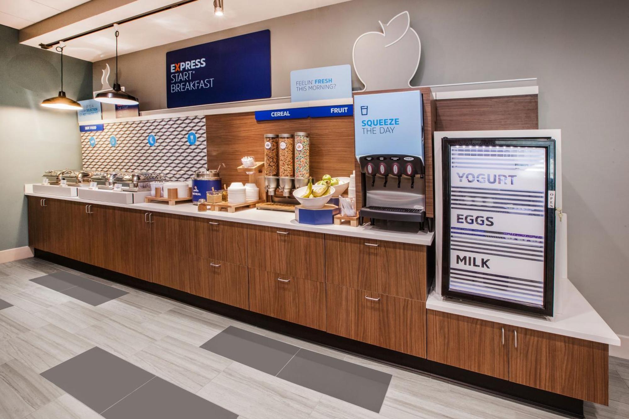 Holiday Inn Express & Suites - Toronto Airport South By Ihg エクステリア 写真